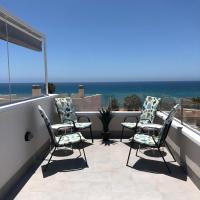 Villa Isla Plana - right by the sea - B&B