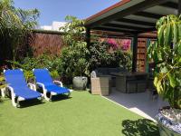 Bungalow Portos with amazing privet garden - Ferienwohnung