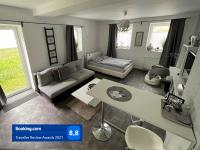 W1 - Kontaktloser 24h CHECK IN, W-LAN, Netflix, Parkplatz, Küche, Boxspring-Bett - Chambres d’hôtes Bückeburg