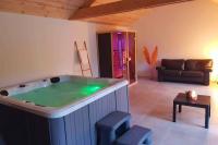 B&B Houffalize - Magnifique maison ardennaise avec Sauna & Jacuzzi - Bed and Breakfast Houffalize