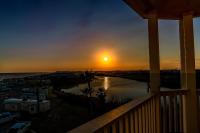 Beautiful Seascape Condo with Great Views of the Gulf - B&B Galveston