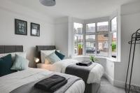 B&B Chelmsford - Spacious, Modern Three Bed House - Free Parking & Wifi - Bed and Breakfast Chelmsford