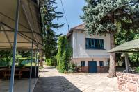 Liget Vendégház - B&B