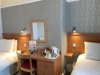 Zweibettzimmer mit eigenem Bad