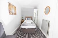 (Lower Ground) Single Room with Shared Bathroom