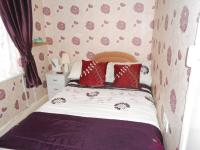 Chambre Double Standard avec Salle de Bains et Toilettes Communes