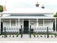 B&B Geelong - Saint Brides - Superior Boutique Accomodation - STEPS TO PAKINGTON STREET - Bed and Breakfast Geelong