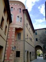 Mansarda con solarium panoramico su centro storico di Sarteano vicino alle famose terme della Val d'Orcia - B&B