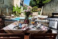 LA MAISON DE LIVIA, Gîte, chambres et table d'hôtes, entre Uzès et Nîmes - B&B Sauzet
