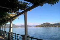 Holiday house by the lake - B&B Arona