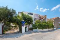 A2 apt near beach w patio parking and grill - Chambres d’hôtes Split