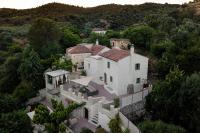Verekinthos Villas - Pool, Hot Tub, BBQ, Kids Playground, Stunning Mountain Views - Chambres d'hôtes Gerolákkos