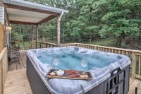 Lakeside Blue Eye Escape w/ Game Room & Hot Tub! - Ferienwohnung Blue Eye