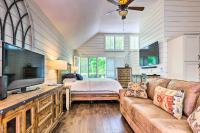 Elegant Sapphire Valley Studio with Resort Amenities - B&B