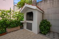 Apartment with free and private parking - B&B Makarska