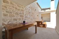 Stone house in the center of Murter town - Chambres d'hôtes Murter