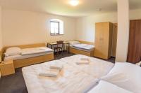 Vierbettzimmer mit Gemeinschaftsbad