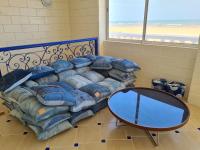 La petite villa avec piscine pieds dans l'eau - B&B Sidi Rahal