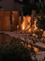 Les appartements d artiste de la Villa du 15 - Restaurant La Maison - piscine chauffée - Chambres d'hôtes Les Eyzies-de-Tayac-Sireuil