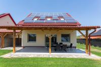 Koppány Luxor Vendégház - B&B Alsóörs