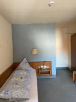 Einzelzimmer mit eigenem Bad