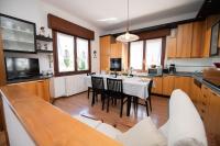 B&B Manerba del Garda - Il Cortiletto - Appartamento Anna - Bed and Breakfast Manerba del Garda