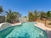 B&B Casuarina - Coastal Soul - Family Entertainer with Pool - Bed and Breakfast Casuarina