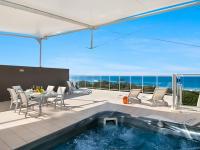 B&B Kingscliff - 1328 Luxury Beachfront Penthouse with Heated Rooftop Jacuzzi - Bed and Breakfast Kingscliff