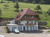 Ferienhaus Wendelinus mit Pool & Sauna - B&B Hausach