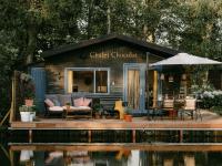 B&B Geel - Chalet in Geel in quiet location by the water - Bed and Breakfast Geel