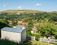 Hilltop Hut - B&B