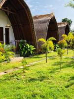 Tropical Sunday Bungalow - Surf And Stay - B&B Selongbelanak