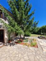 Stonehouse Ana with Jacuzzi Rovinj-Krmed - B&B Krmed