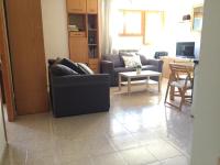 Atico en Biescas con Piscina, Tenis y Barbacoa - B&B Biescas