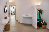 Two-Bedroom Suite with Outdoor Hot Tub