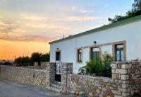 Myrtidia Café House - Living Tradition Retreat - B&B Kýthira