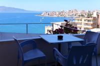 Apartment mit Aussicht und Balkon