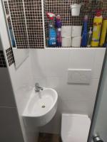 Basement Studio close to Train Station - B&B Bratislava