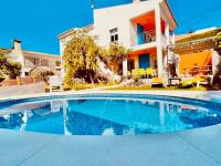 B&B Benajarafe - Holiday Home Los Delfines by Interhome - Bed and Breakfast Benajarafe