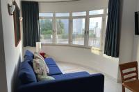 Blue - Beachfront Apartment - B&B