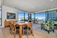 B&B Auckland - QV Brand New Luxury Apt with Tandem Carpark - 975 - Bed and Breakfast Auckland