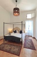 Zimmer mit Kingsize-Bett