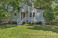 Bright Home with Yard in Historic Fuquay-Varina! - B&B Fuquay-Varina