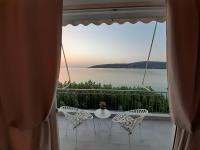 B&B Theologos - Irida's sea front apartment with astonishing view - Bed and Breakfast Theologos