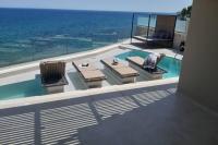 Luxury Villa Dioskouroi Heated eco pool & jacuzzi - Bed and Breakfast Kalyves