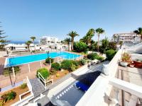 FIRST LINE Villa Floor Studio Apartment with amazing sea view Air Conditioned just 50m from the beach - B&B Adeje