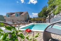 B&B Zadvarje - NEW! Stone villa JUDITA with heated pool and hydro-massage - Bed and Breakfast Zadvarje