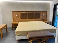 Camera Matrimoniale con Letto Supplementare