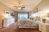 B&B Panama City Beach - Edgewater Villa 907 'Flamingo Sunset' - Bed and Breakfast Panama City Beach