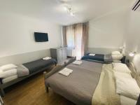 Vierbettzimmer mit Bad